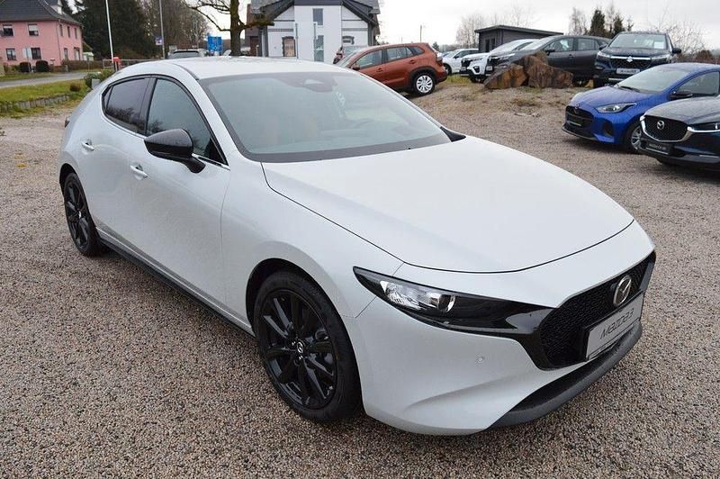 Neu Mazda 3 Nagisa 140 PS (102 kW) 2026 Weiß Limousine
