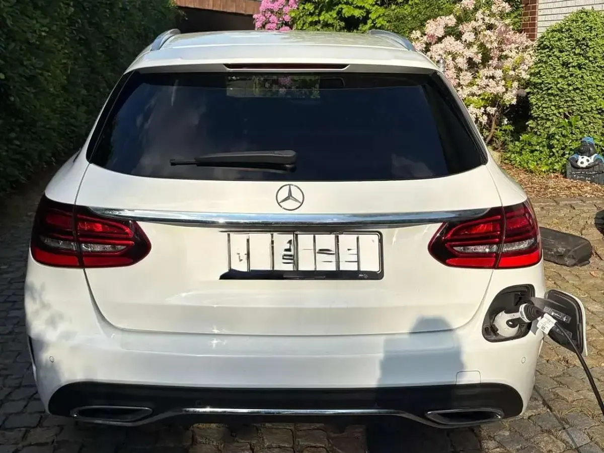 Gebraucht Mercedes C300e AMG line 194 PS (142 kW) 2020 Weiß Kombi