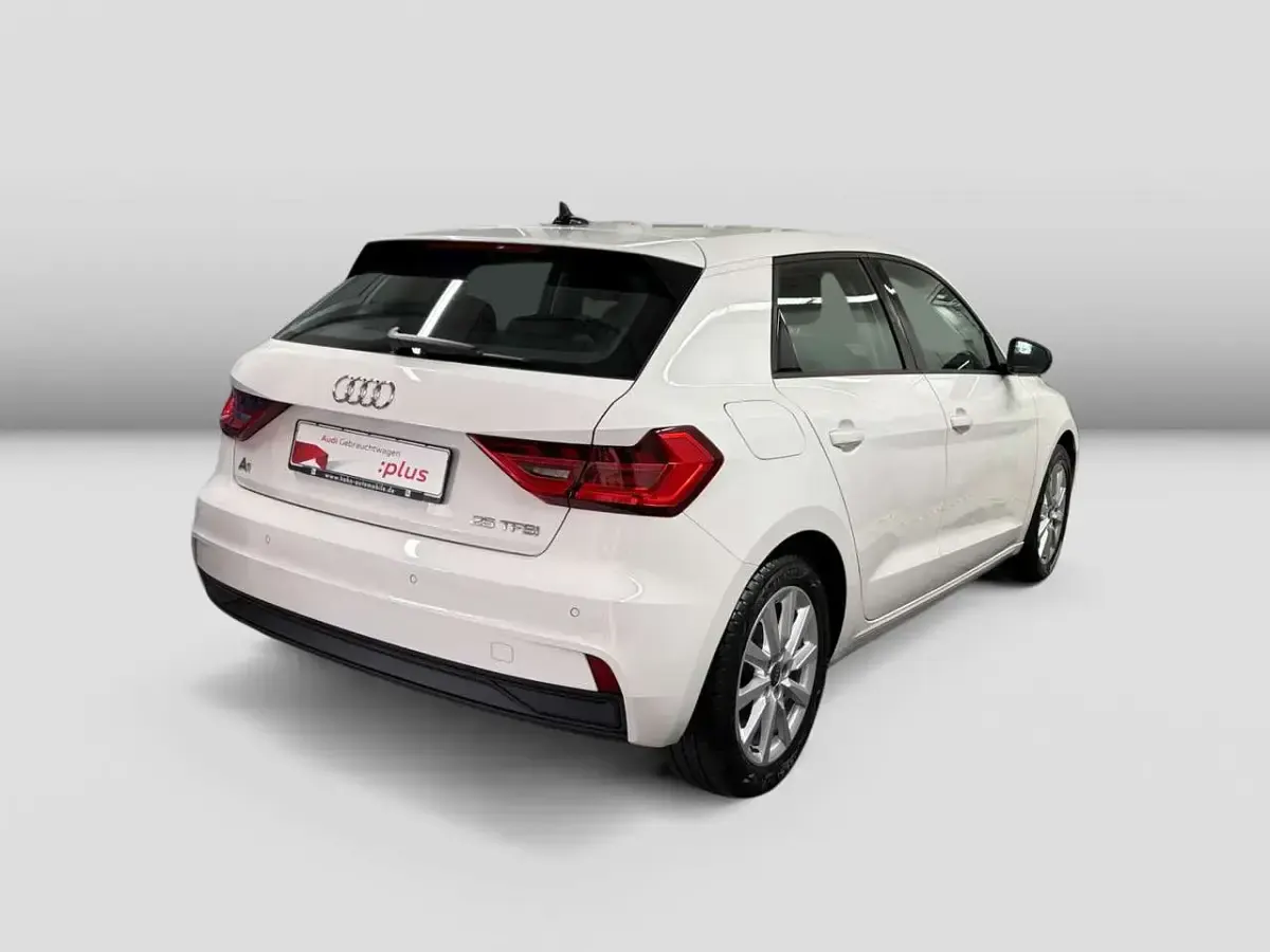 Gebraucht Audi A1 95 PS (69 kW) 2022 Cortinaweiß SUV
