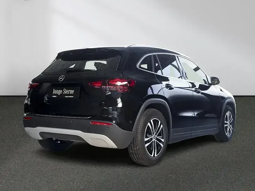 Gebraucht Mercedes GLA200 163 PS (119 kW) 2025 Schwarz SUV