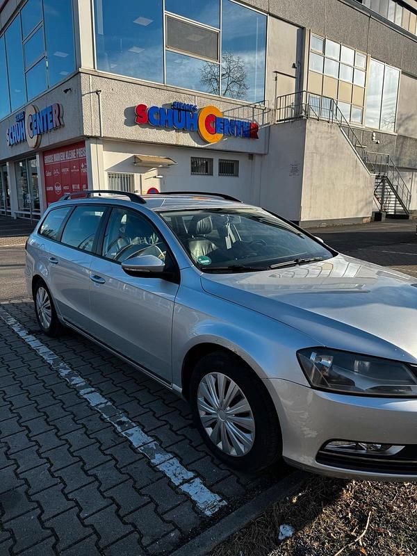 Gebraucht VW Passat 140 PS (102 kW) 2011 Silber Kombi
