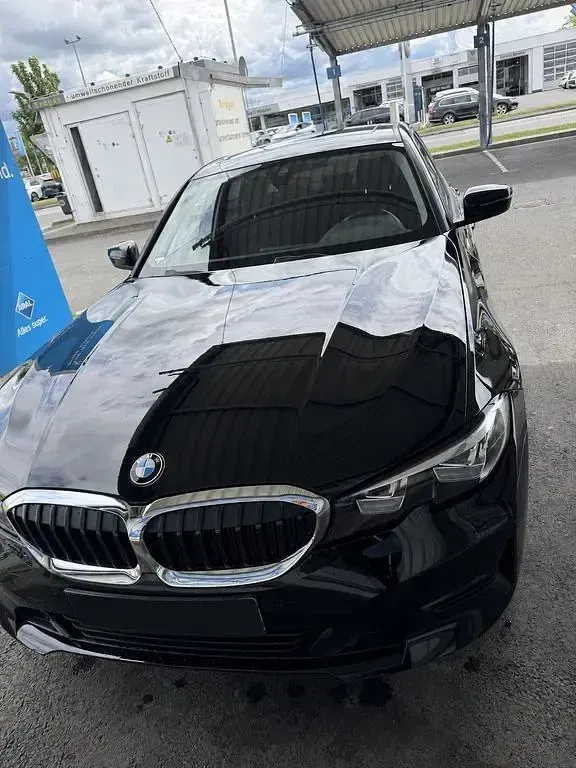 Gebraucht BMW 330e Advantage 292 PS (214 kW) 2022 Schwarz Limousine
