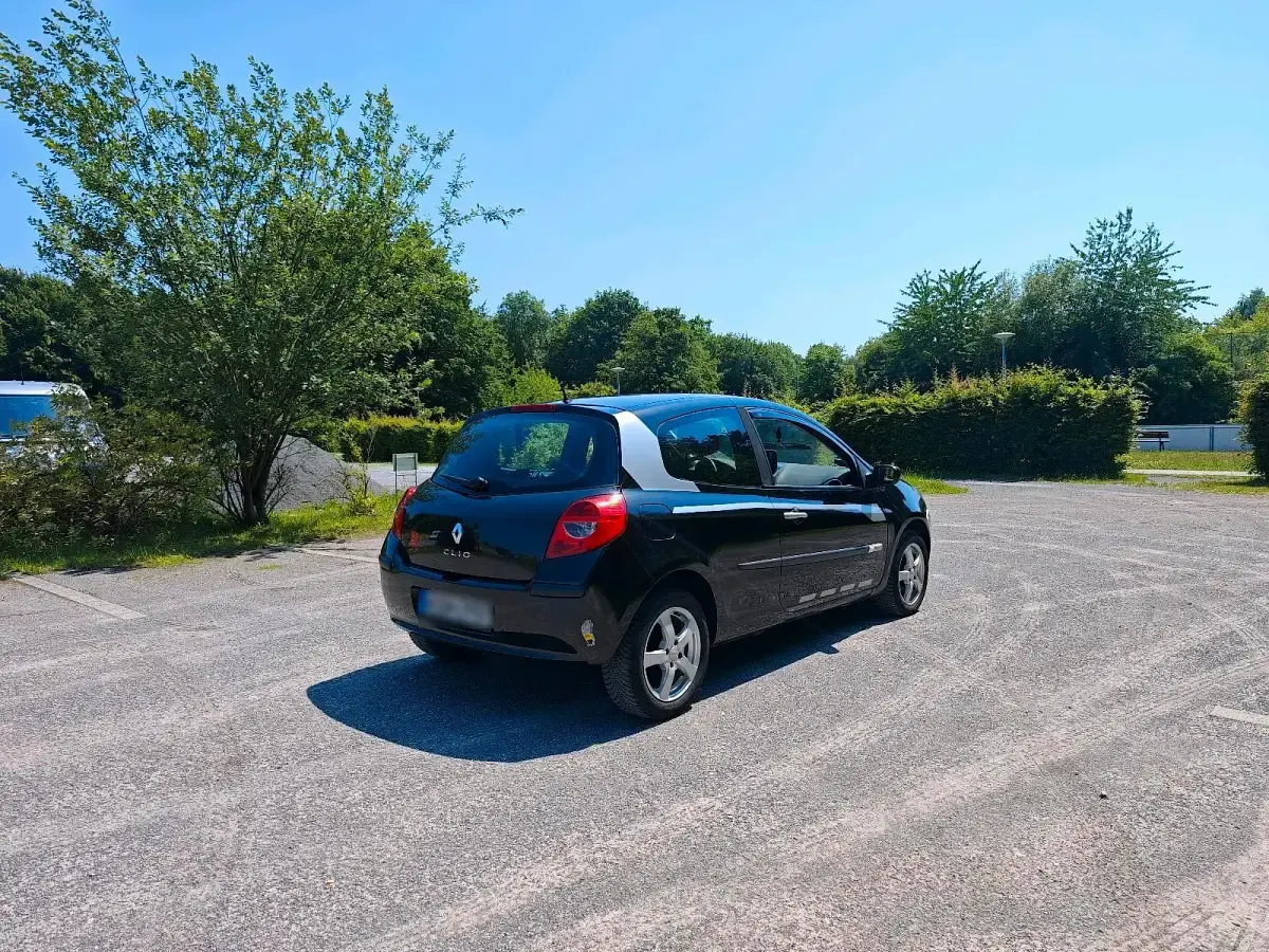 Gebraucht Renault Clio III 101 PS (74 kW) 2007 Schwarz Kleinwagen