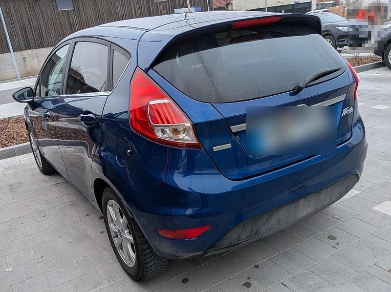Gebraucht Ford Fiesta Titanium 101 PS (74 kW) 2016 Blau Kleinwagen
