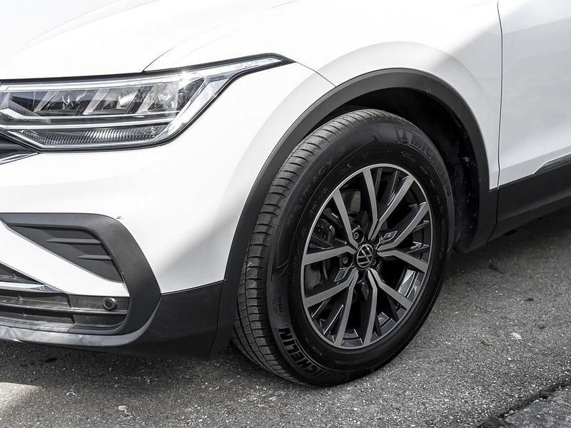 Gebraucht VW Tiguan Life 150 PS (110 kW) 2023 Weiß SUV
