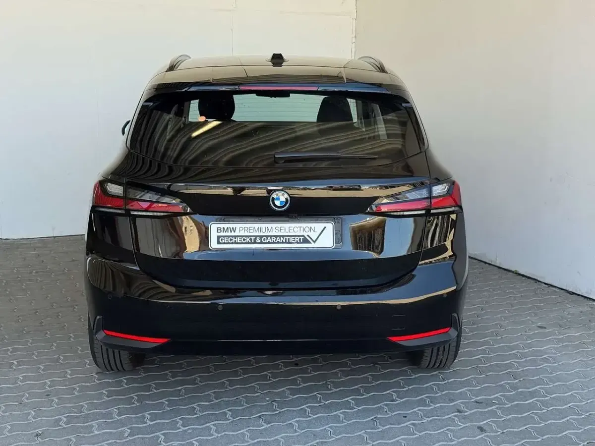 Gebraucht BMW 230e Active Tourer 326 PS (239 kW) 2025 Schwarz uni Van / Kleinbus