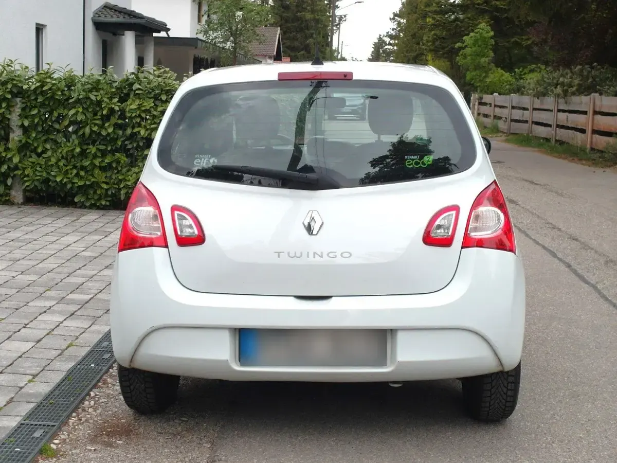 Używany Renault Twingo Expression 75 KM (55 kW) 2013 Biały Hatchback