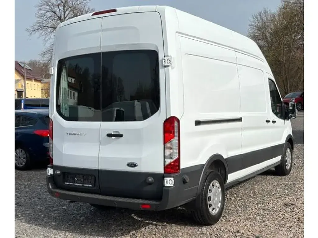 Gebraucht Ford Transit Trend 131 PS (96 kW) 2019 Frozen white Van