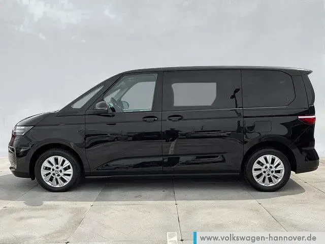 Gebraucht VW Multivan Basis 136 PS (100 kW) 2022 Schwarz Van / Kleinbus