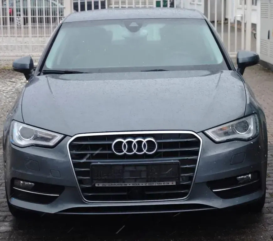 Gebraucht Audi A3 Ambiente 150 PS (110 kW) 2015 Grau Limousine