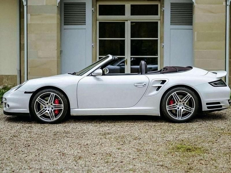 Weiß Gebraucht 2010 Porsche 911 Turbo Cabriolet Cabrio | 93.760 € (Etwas zu teuer) - Bild 1/4