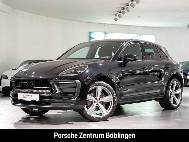 Schwarz Gebraucht 2022 Porsche Macan SUV | 63.880 € (Guter Preis) - Bild 1/4