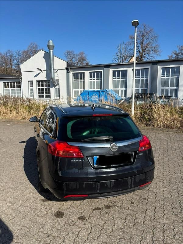 Gebraucht Opel Insignia 160 PS (117 kW) 2012 Schwarz Kombi
