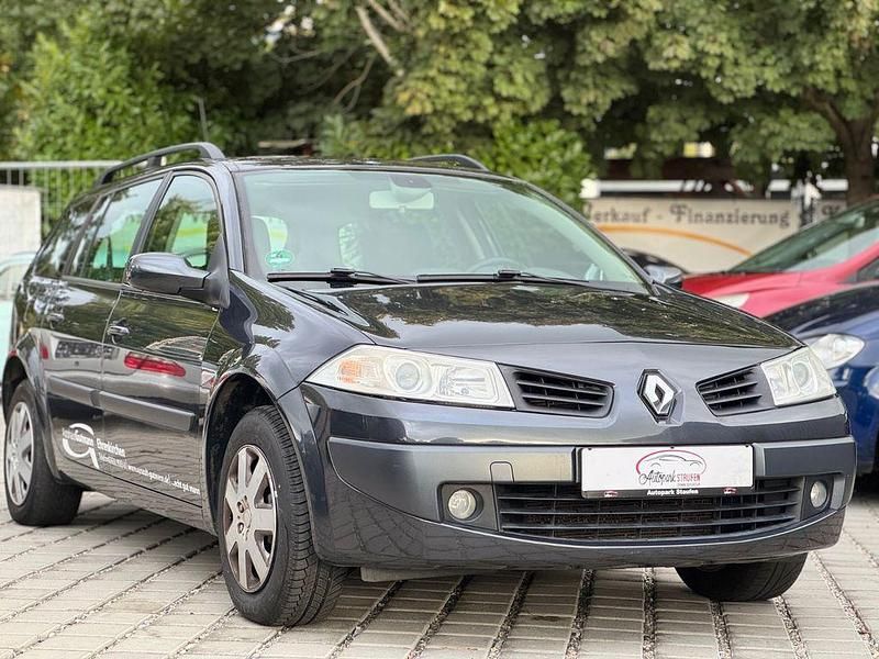 Grau Gebraucht 2007 Renault Mégane II Avantage Limousine | 3.490 € (Teuer) - Bild 1/4