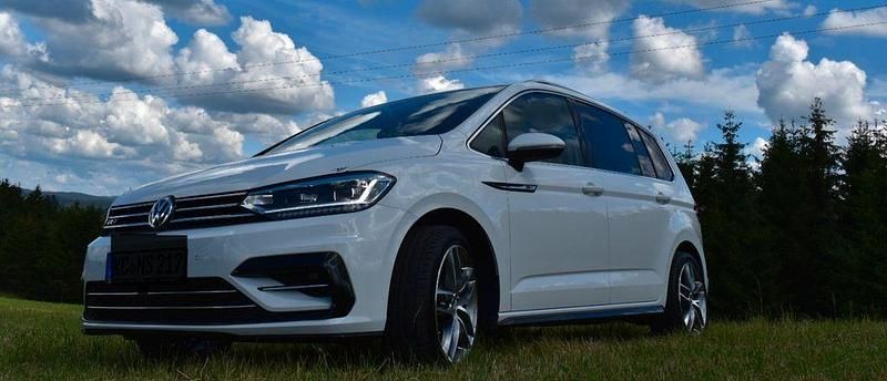 Weiß Gebraucht 2017 VW Touran R-line Van / Kleinbus | 16.500 € (Superpreis) - Bild 1/4