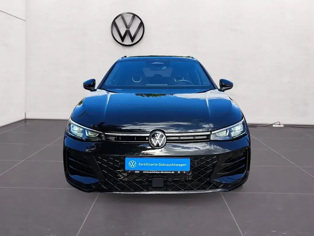 Gebraucht VW Passat R-line 193 PS (141 kW) 2025 Grenadillschwarz metallic Kombi