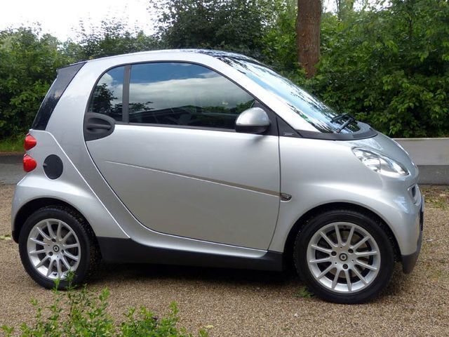 Gebraucht Smart ForTwo Coupé Passion 45 PS (33 kW) 2009 Silber metallic Coupé