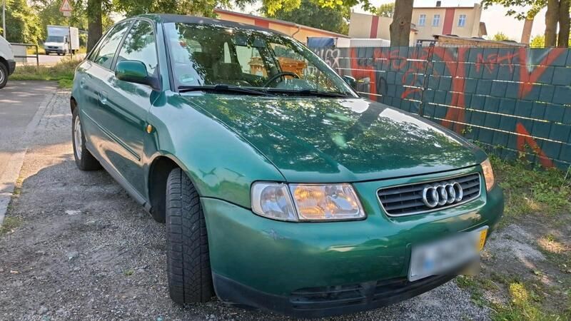 Grün Gebraucht 1999 Audi A3 Limousine | 660 € (Superpreis) - Bild 1/4