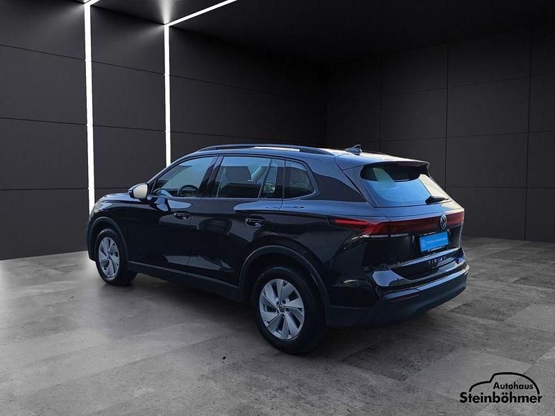 Gebraucht VW Tiguan 150 PS (110 kW) 2024 Deep black perleffekt (metallic) SUV