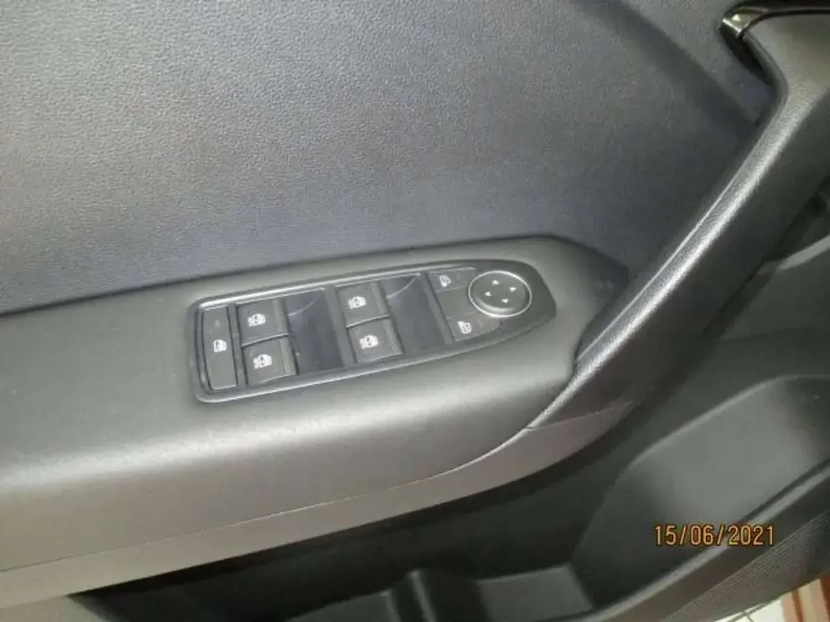 Gebraucht Renault Captur Zen 91 PS (66 kW) 2021 Orange epy+schwarz gne SUV