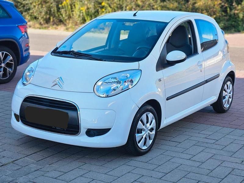 Weiß Gebraucht 2009 Citroën C1 Style Kleinwagen | 4.400 € (Fairer Preis) - Bild 1/4