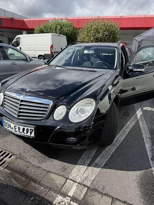 Schwarz Gebraucht 2008 Mercedes E200 Kombi | 5.500 € (Guter Preis) - Bild 1/4