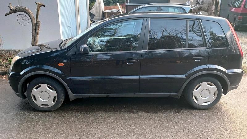 Second-hand Ford Fusion 2006 Negru Hatchback
