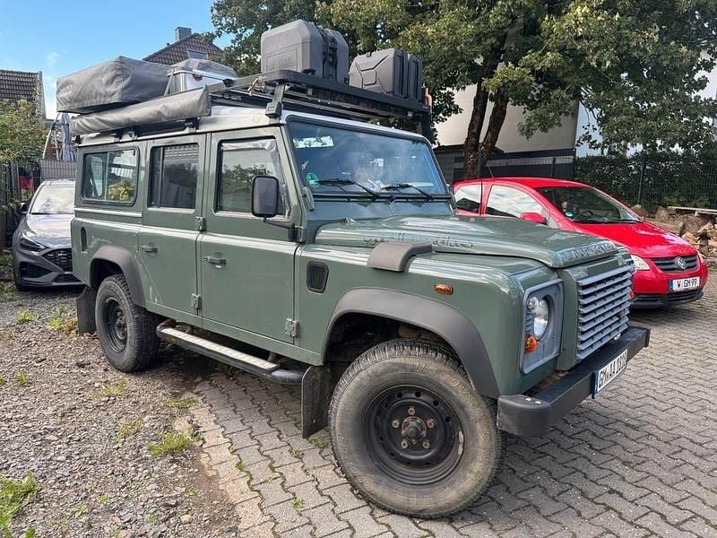 Grün Gebraucht 2013 Land Rover Defender SUV | 48.990 € (Fairer Preis) - Bild 1/4