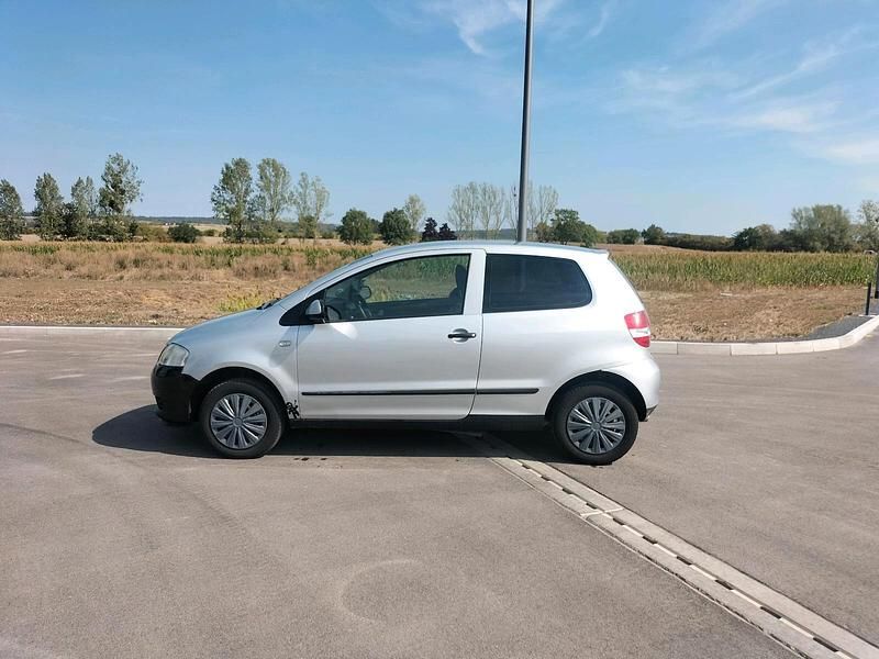 Silber Gebraucht 2007 VW Fox Kleinwagen | 900 € (Guter Preis) - Bild 1/4