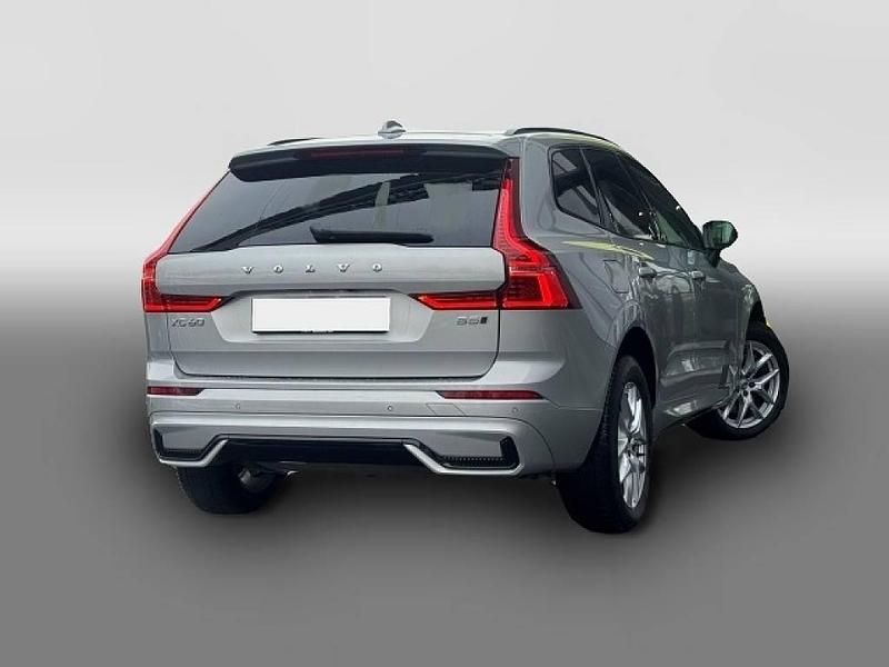 Gebraucht Volvo XC60 Plus 250 PS (183 kW) 2022 Silber SUV