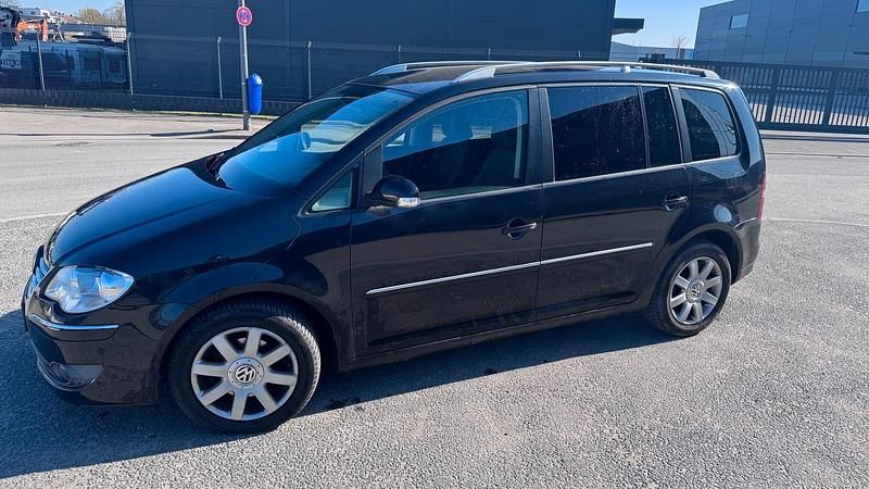 Gebraucht VW Touran 140 PS (102 kW) 2008 Schwarz Van / Kleinbus