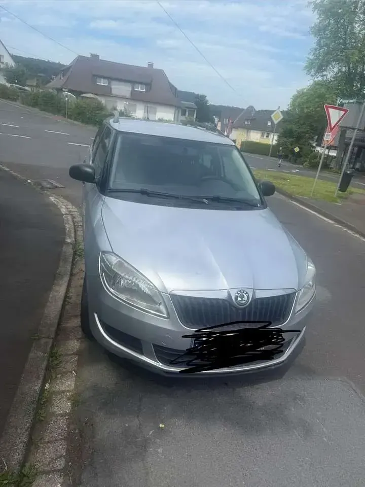 Gebraucht Skoda Fabia Classic 69 PS (50 kW) 2011 Limousine