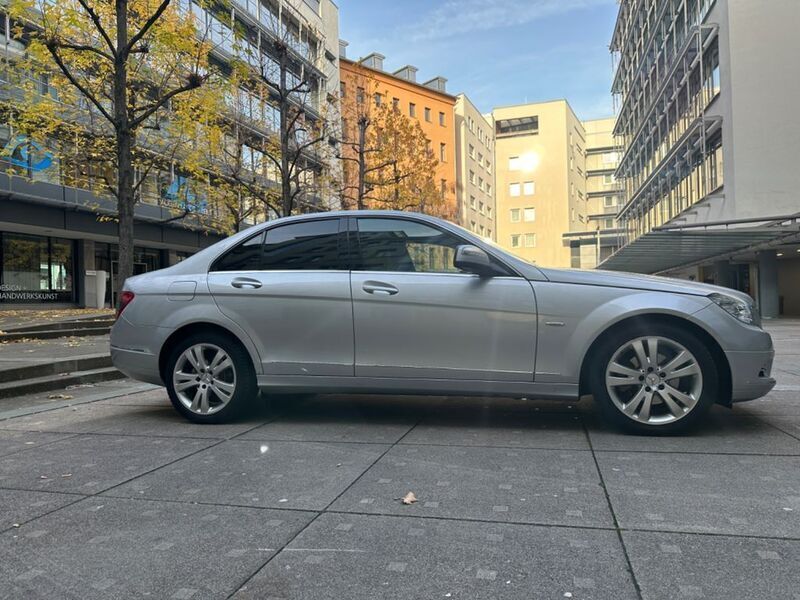 Silber Gebraucht 2008 Mercedes C180 Avantgarde Limousine | 3.200 € (Superpreis) - Bild 1/4
