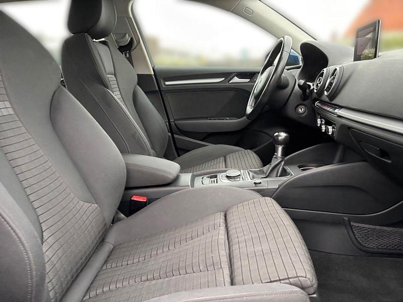 Gebraucht Audi A3 Ambition 150 PS (110 kW) 2015 Blau Kombi