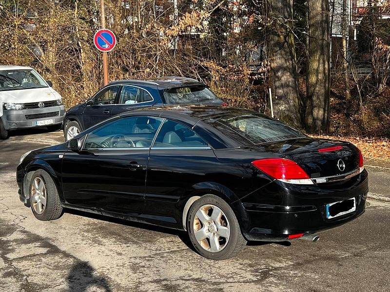 Gebraucht Opel Astra Cabriolet 140 PS (102 kW) 2009 Schwarz Cabrio