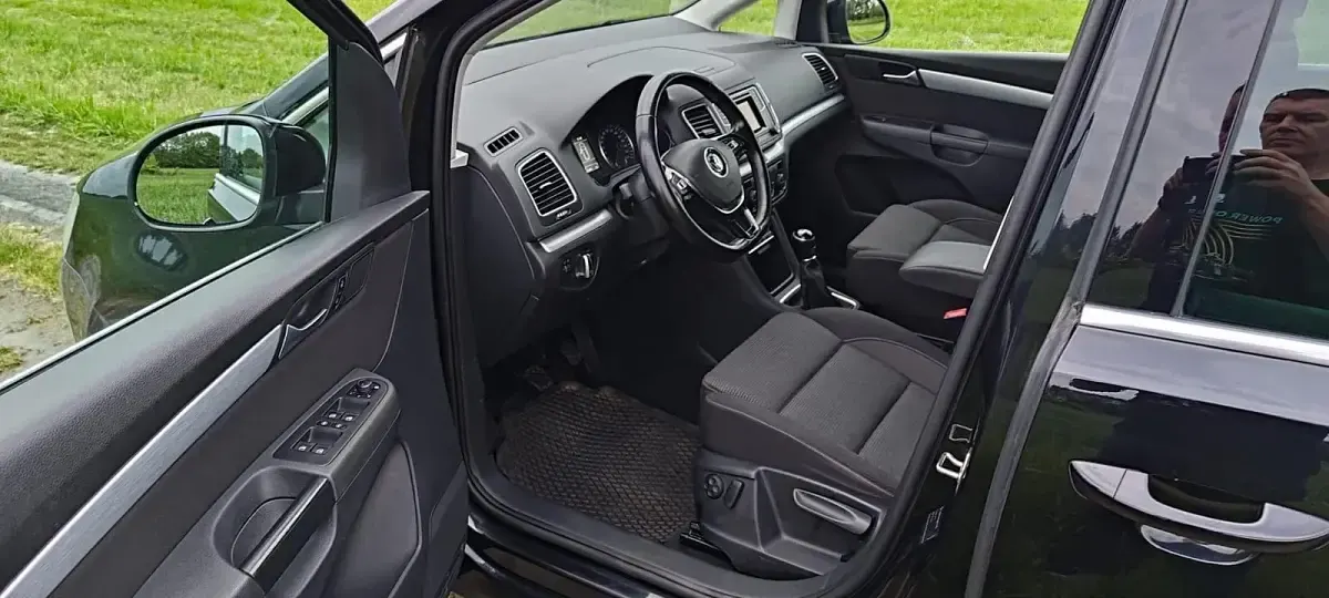 Gebraucht VW Sharan 150 PS (110 kW) 2017 Schwarz Van / Kleinbus