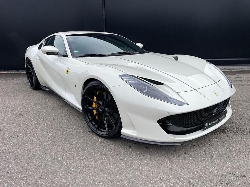 Gebraucht Ferrari 812 795 PS (584 kW) 2020 Weiß