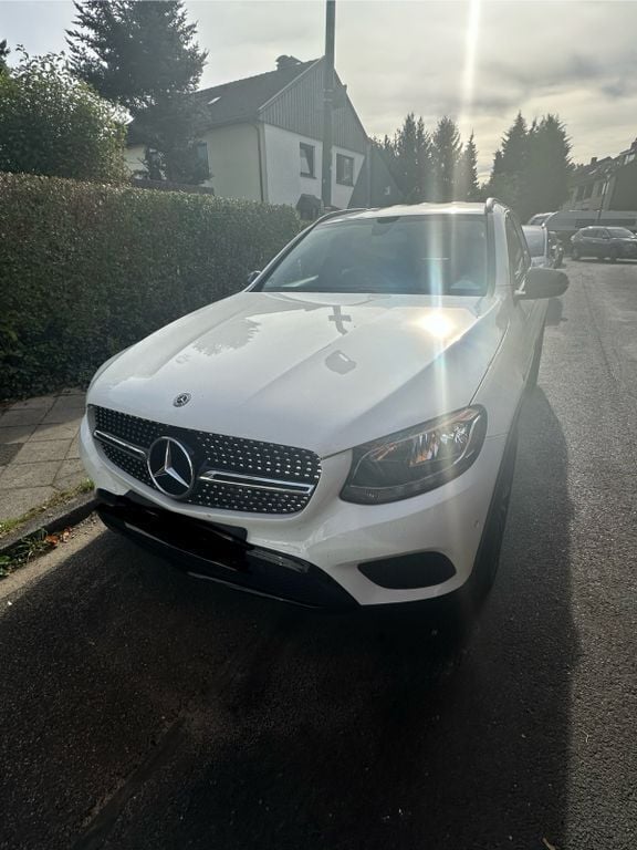 Weiß Gebraucht 2019 Mercedes GLC220 SUV | 19.800 € (Superpreis) - Bild 1/4