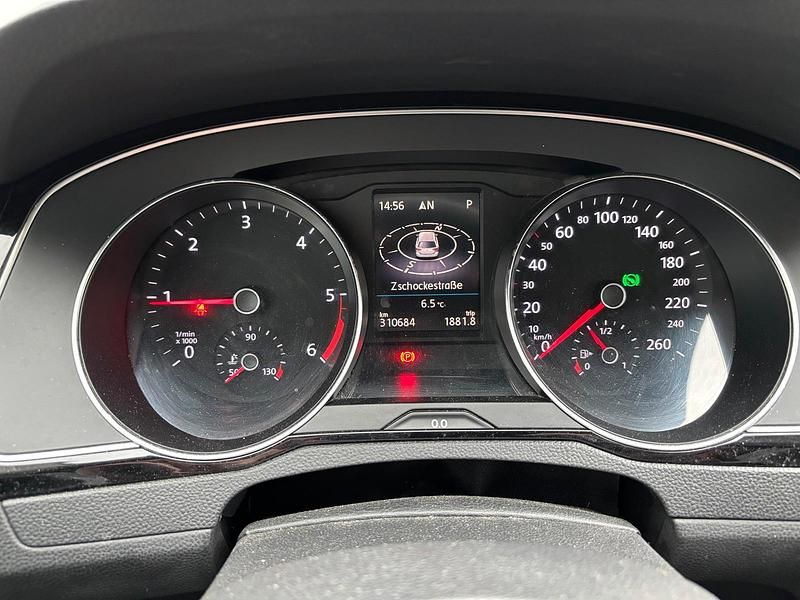 Gebraucht VW Passat Highline 240 PS (176 kW) 2018 Grau Kombi