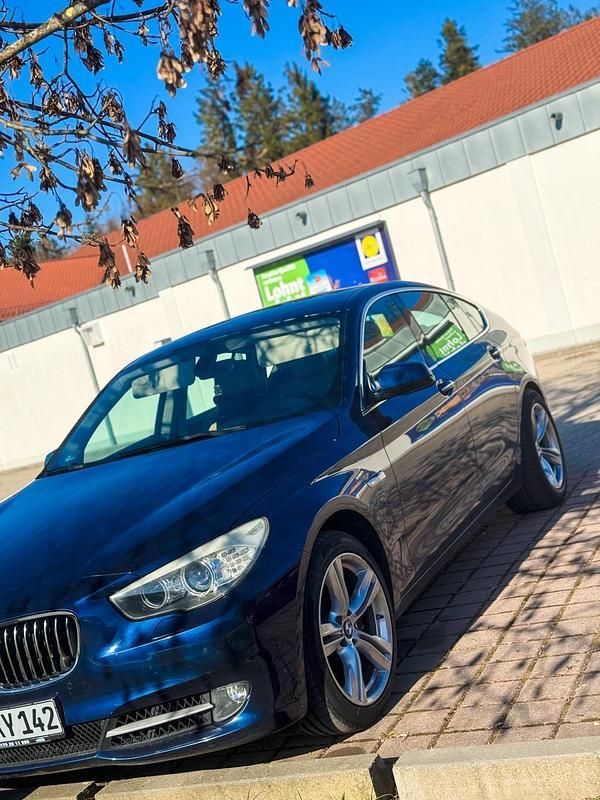 Blau Gebraucht 2010 BMW 530 Limousine | 9.500 € (Superpreis) - Bild 1/4