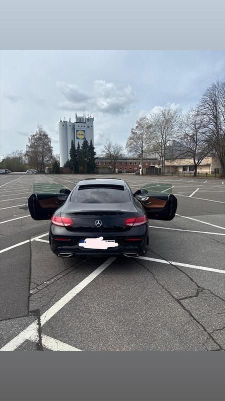 Gebraucht Mercedes C400 AMG line 333 PS (244 kW) 2019 Schwarz Coupé