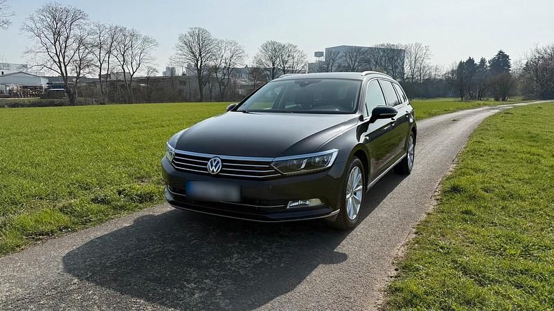 Gebraucht VW Passat Highline 193 PS (141 kW) 2018 Grau Kombi