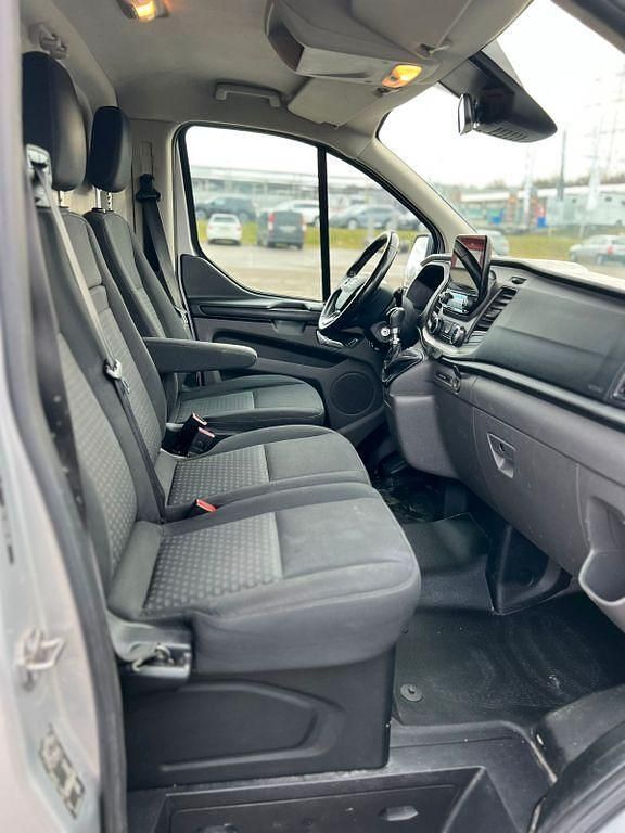 Gebraucht Ford Transit Custom 131 PS (96 kW) 2018 Silber Van / Kleinbus