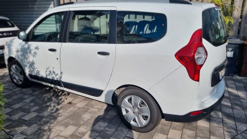 Weiß Gebraucht 2019 Dacia Lodgy Comfort Van / Kleinbus | 9.500 € (Fairer Preis) - Bild 1/4