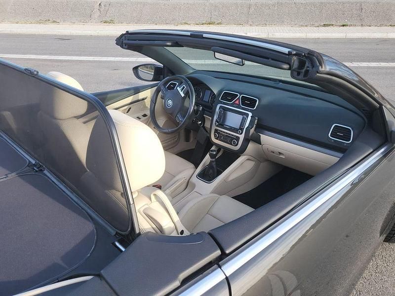Gebraucht VW Eos 160 PS (117 kW) 2010 Braun Cabrio