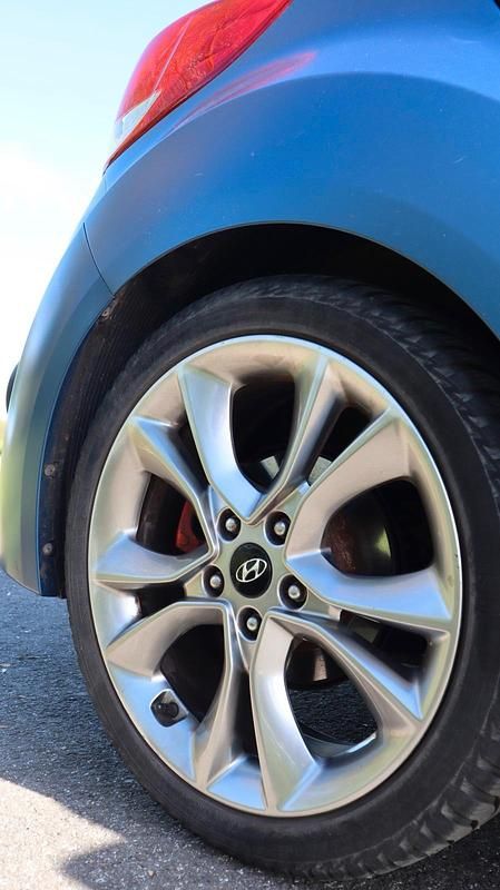 Gebraucht Hyundai Veloster Turbo 186 PS (136 kW) 2017 Blau Kleinwagen
