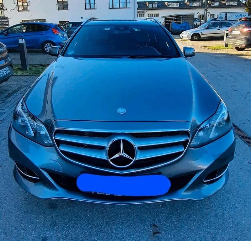 Silber Gebraucht 2016 Mercedes E220 Kombi | 18.900 € (Superpreis) - Bild 1/4