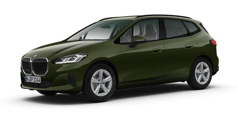 Gebraucht BMW 220 Active Tourer Luxury Line 170 PS (125 kW) 2025 Grün Van / Kleinbus