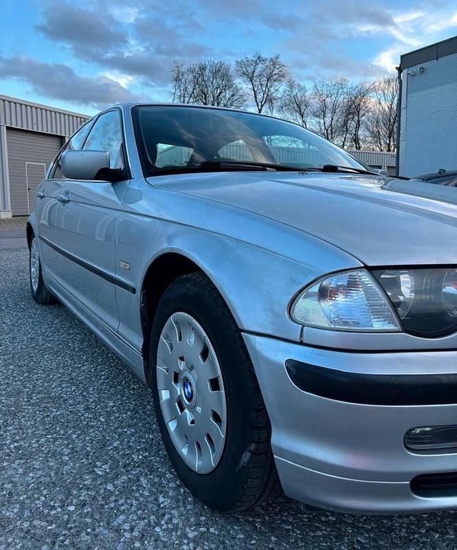 Gebraucht BMW 320 170 PS (125 kW) 2001 Silber Limousine