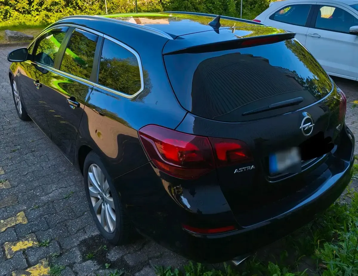 Gebraucht Opel Astra 160 PS (117 kW) 2011 Schwarz Kombi